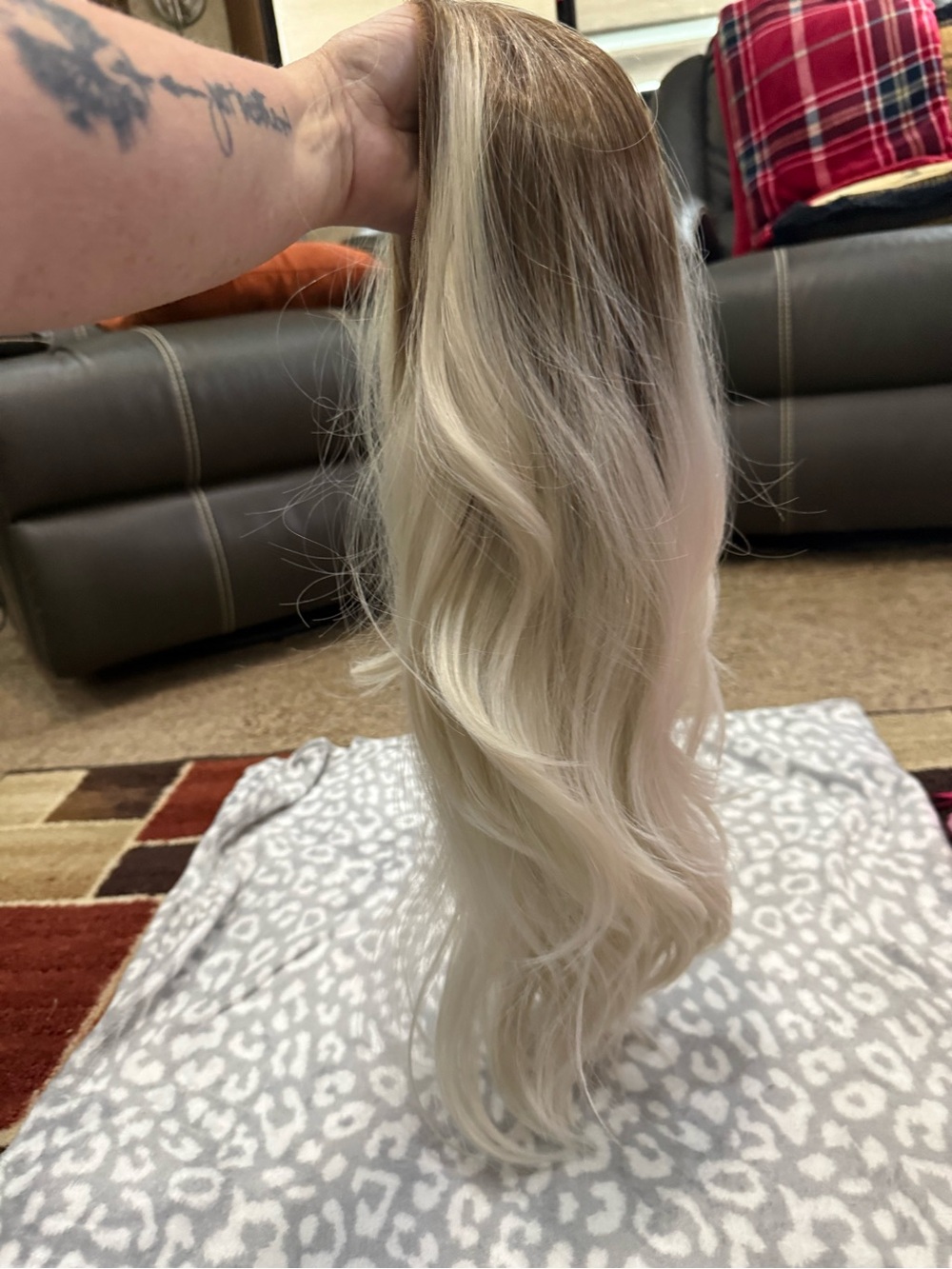 Chelsey Smith Crown-Natural Blonde to Platinum Ombre- (used like new)